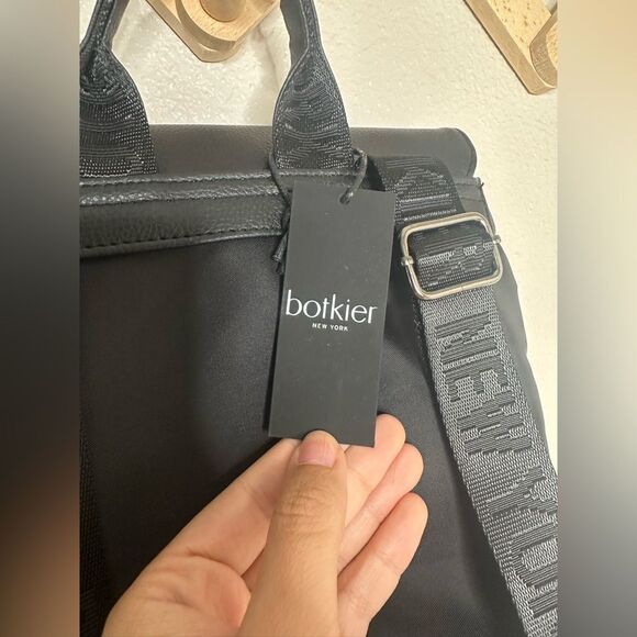 Botkier New York Trigger Backpack NWT - Picture 3 of 8